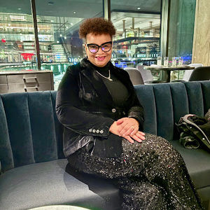Meet your Posher, Sheila